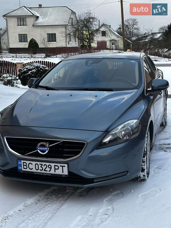 Хэтчбек Volvo V40 2012 в Николаеве