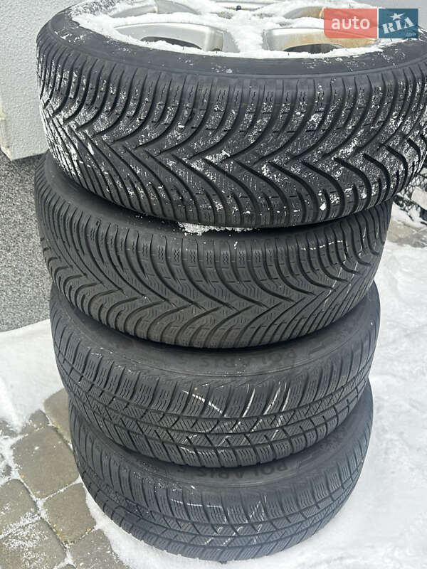 Хетчбек Volvo V40 2012 в Луцьку