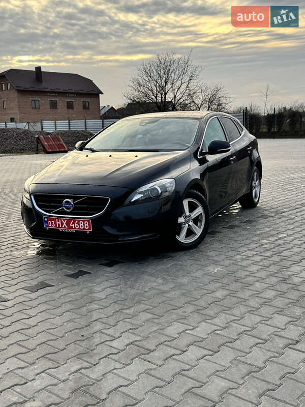 Хэтчбек Volvo V40 2014 в Бродах