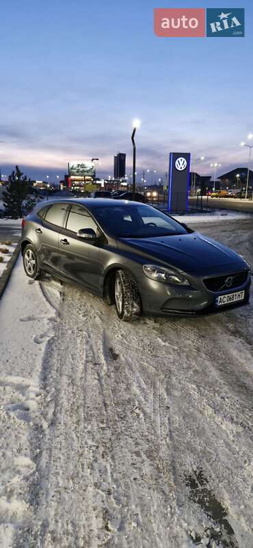 Хэтчбек Volvo V40 2013 в Луцке