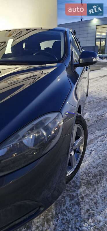 Хэтчбек Volvo V40 2013 в Луцке