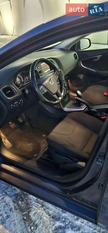 Хэтчбек Volvo V40 2013 в Луцке