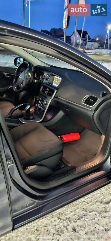 Хэтчбек Volvo V40 2013 в Луцке