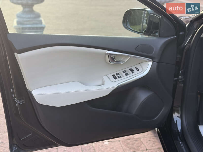 Хетчбек Volvo V40 2013 в Стрию