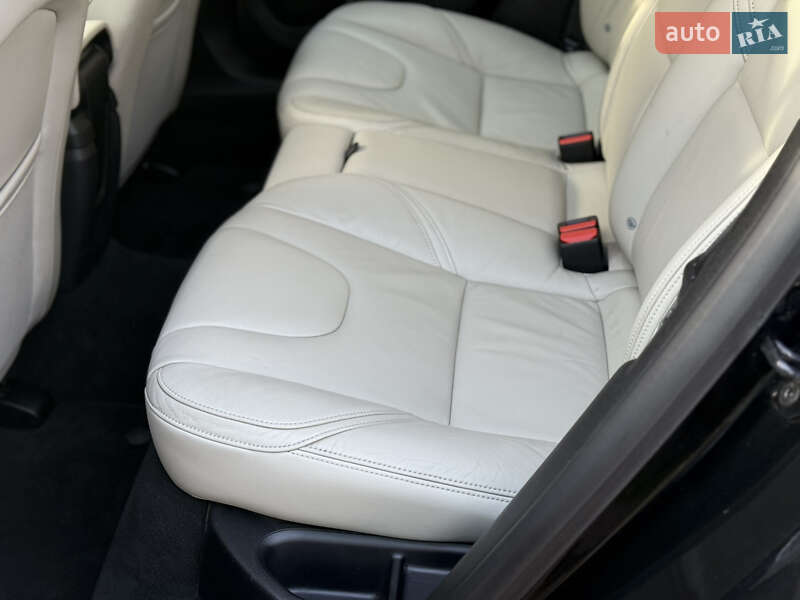 Хетчбек Volvo V40 2013 в Стрию