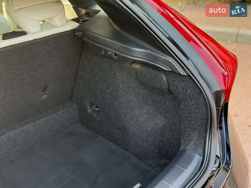 Хетчбек Volvo V40 2013 в Стрию