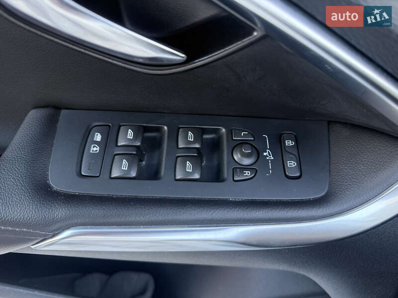 Хэтчбек Volvo V40 2016 в Виннице