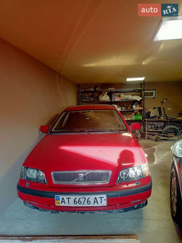 Універсал Volvo V40 1996 в Івано-Франківську