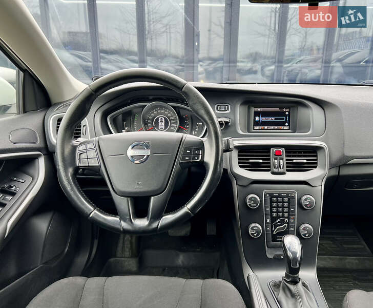 Хэтчбек Volvo V40 2013 в Киеве фото 42 Хэтчбек Volvo V40 2013 в Киеве