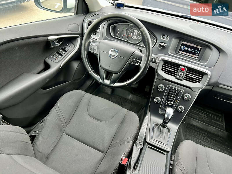 Хэтчбек Volvo V40 2013 в Киеве фото 44 Хэтчбек Volvo V40 2013 в Киеве
