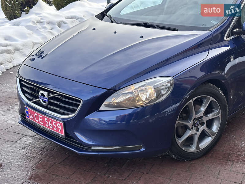 Хетчбек Volvo V40 2015 в Стрию