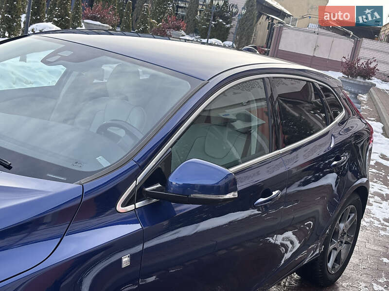 Хетчбек Volvo V40 2015 в Стрию