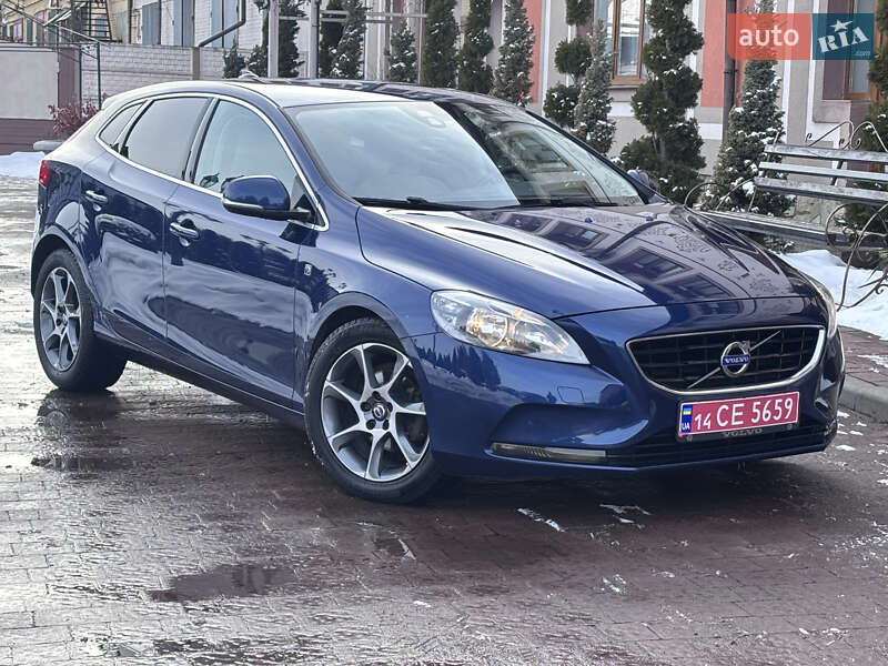 Хетчбек Volvo V40 2015 в Стрию