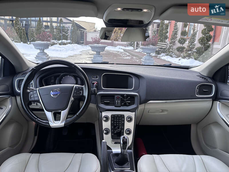 Хетчбек Volvo V40 2015 в Стрию