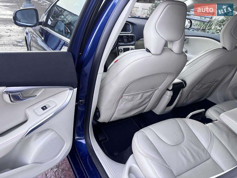 Хетчбек Volvo V40 2015 в Стрию