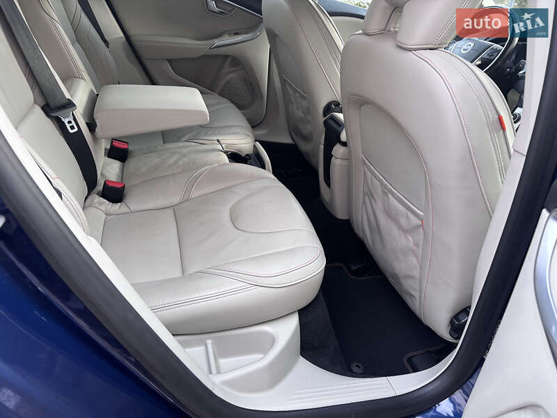 Хетчбек Volvo V40 2015 в Стрию