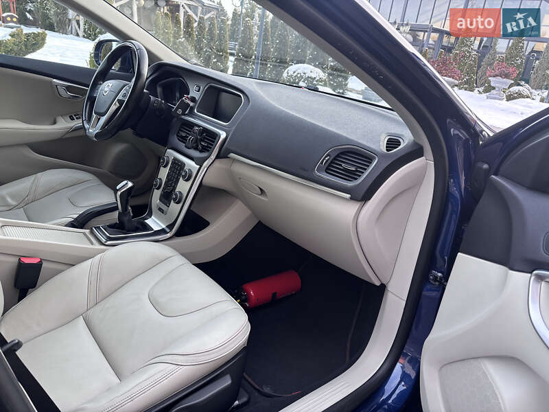 Хетчбек Volvo V40 2015 в Стрию