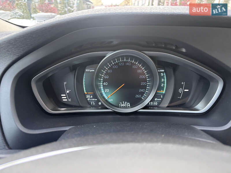 Хетчбек Volvo V40 2015 в Стрию