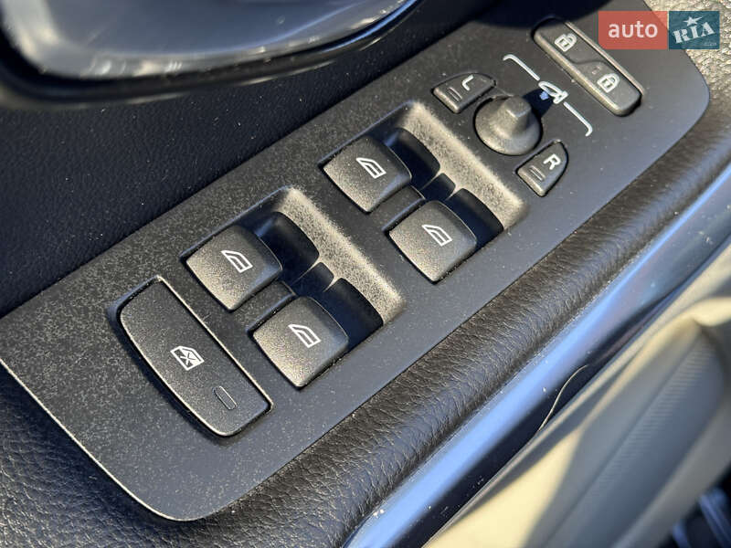 Хэтчбек Volvo V40 2013 в Стрые фото 32 Хэтчбек Volvo V40 2013 в Стрые