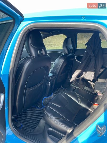 Хэтчбек Volvo V40 2014 в Львове