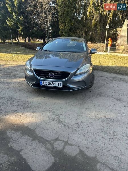 Хэтчбек Volvo V40 2013 в Луцке