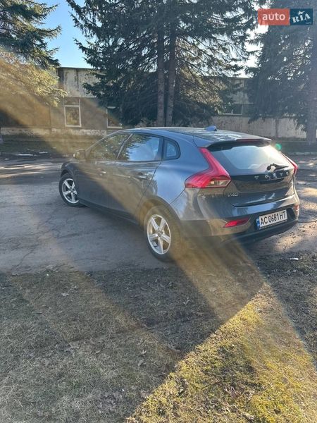 Хэтчбек Volvo V40 2013 в Луцке
