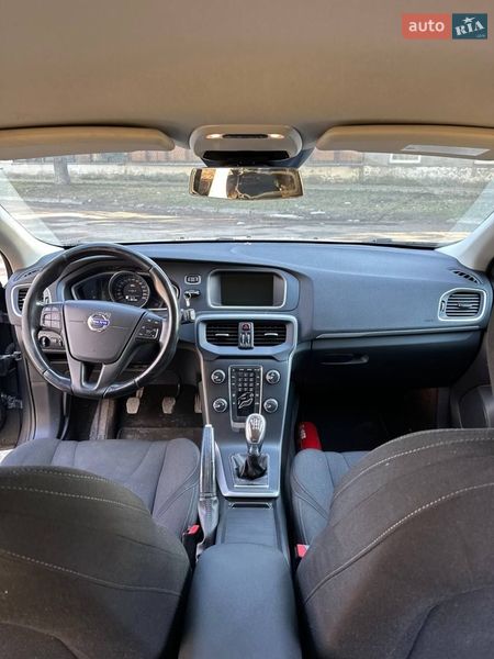Хэтчбек Volvo V40 2013 в Луцке