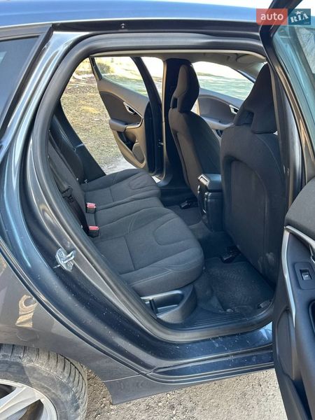 Хэтчбек Volvo V40 2013 в Луцке