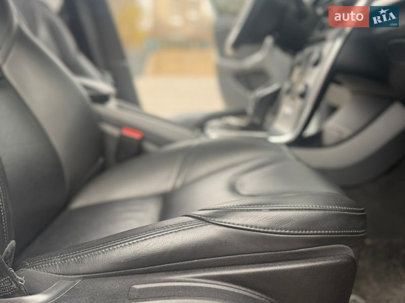 Хэтчбек Volvo V40 2016 в Виннице