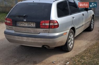 Універсал Volvo V40 2002 в Ромнах