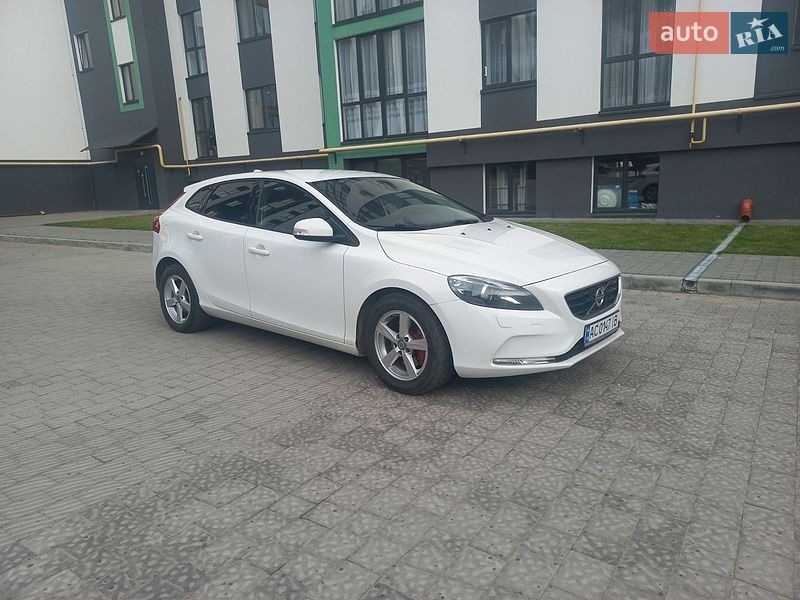 Хэтчбек Volvo V40 2014 в Шептицькому