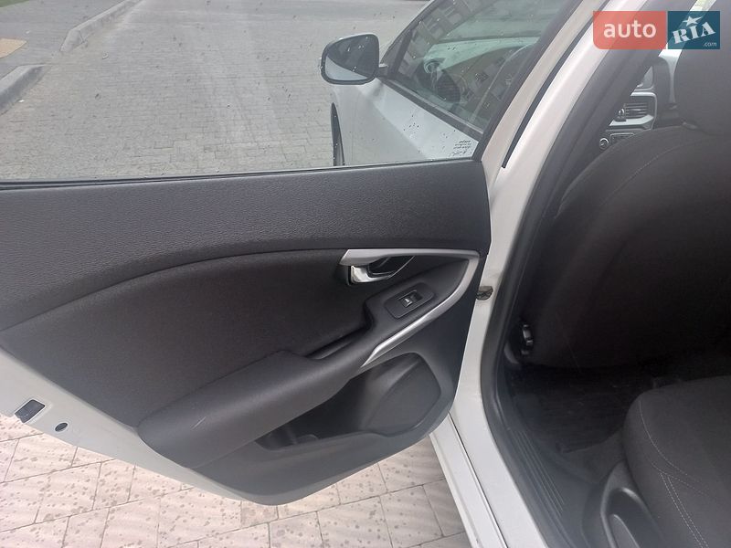 Хэтчбек Volvo V40 2014 в Шептицькому