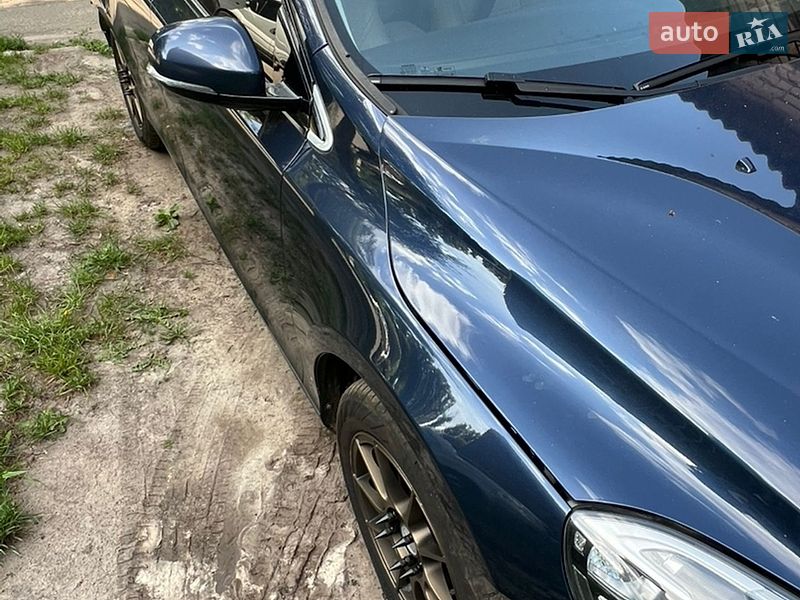 Хэтчбек Volvo V40 2014 в Киеве