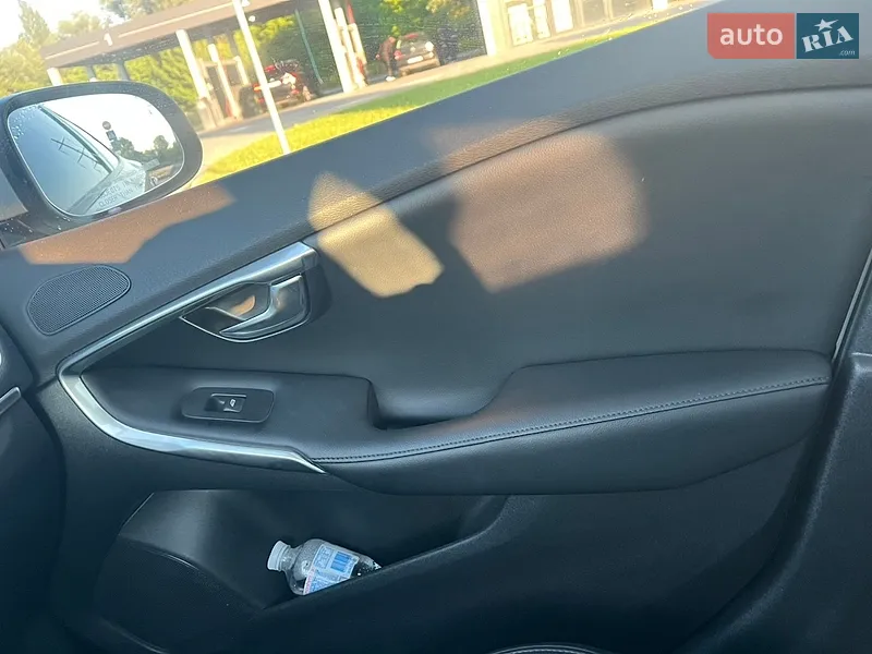 Volvo V40 2018 VIN YV1MV79K0J2486956 фото оголошення 29 з 73