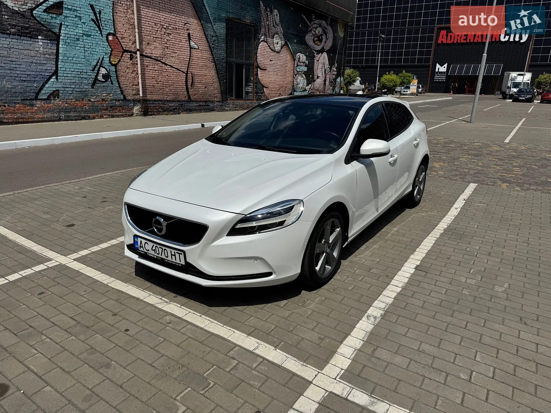 Volvo V40 2017