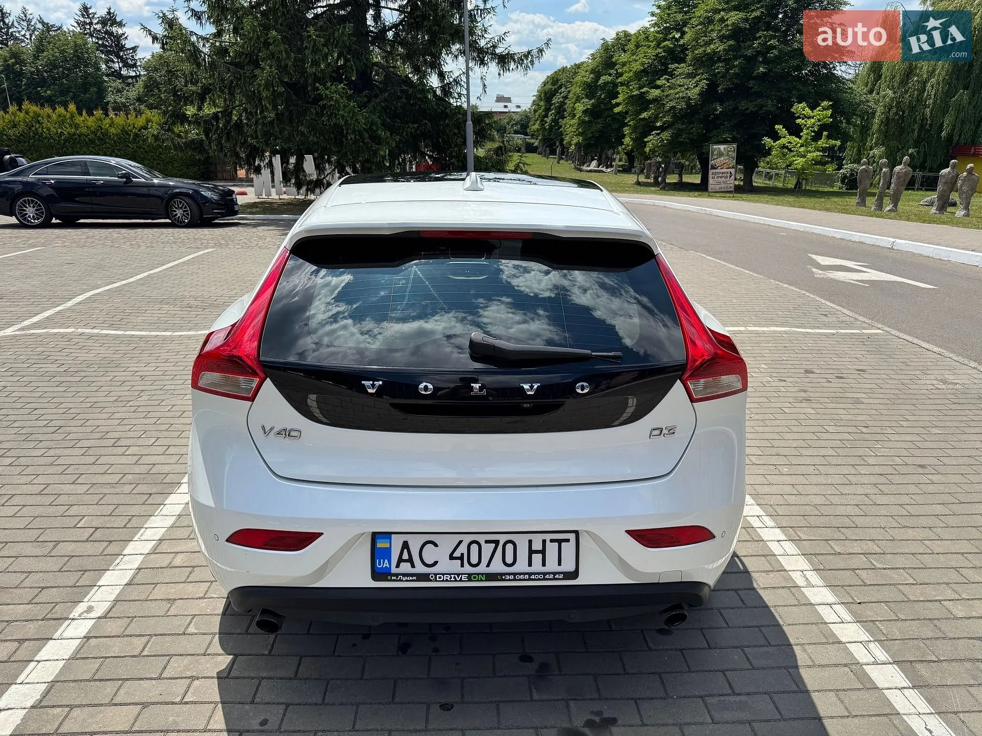 2017 Volvo V40 - мініатюра 9