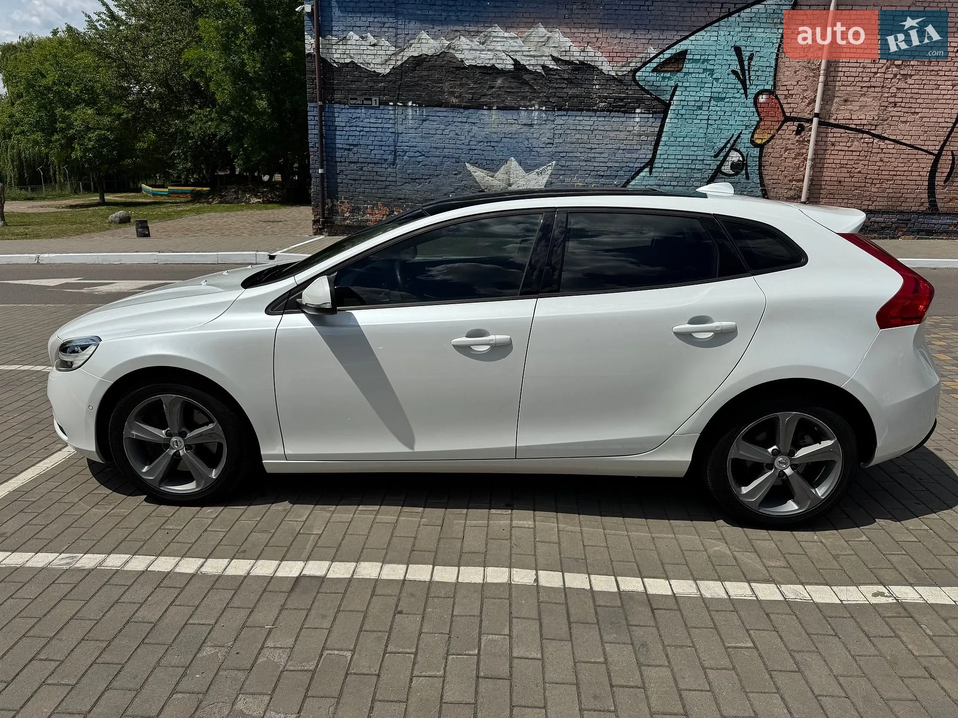 2017 Volvo V40 - мініатюра 12