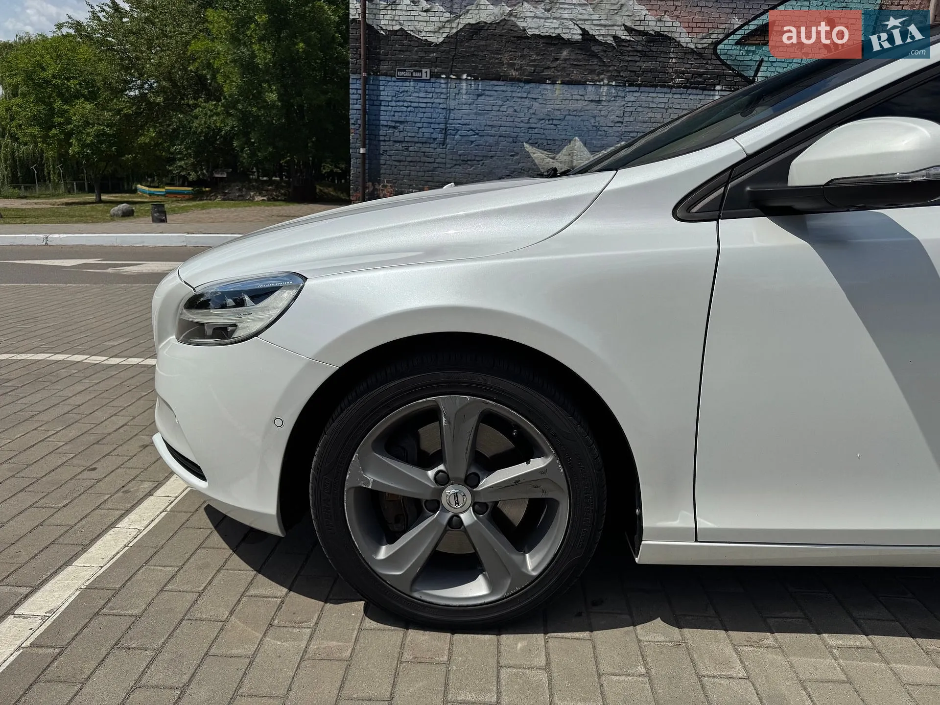 2017 Volvo V40 - мініатюра 13