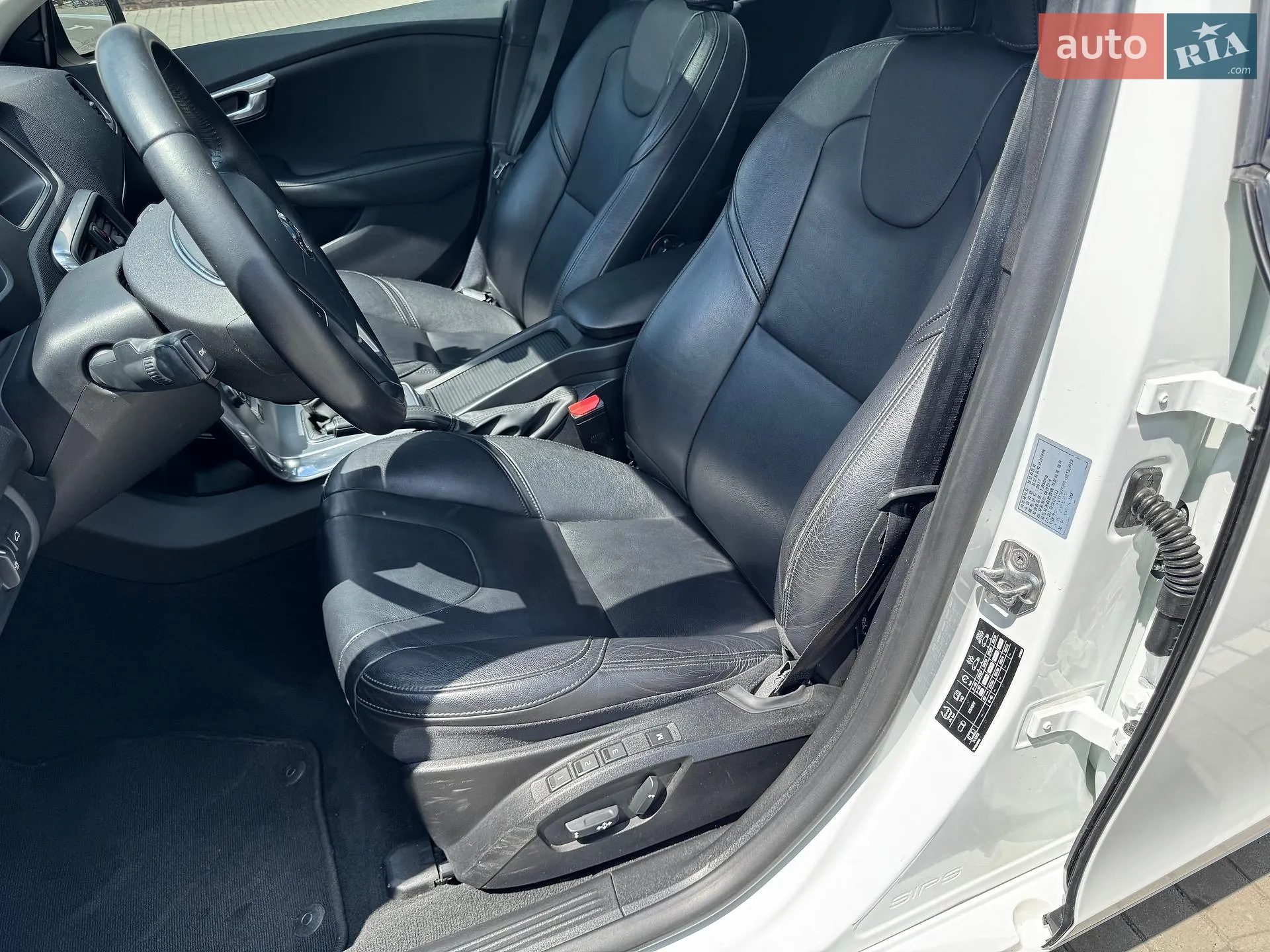 2017 Volvo V40 - мініатюра 17