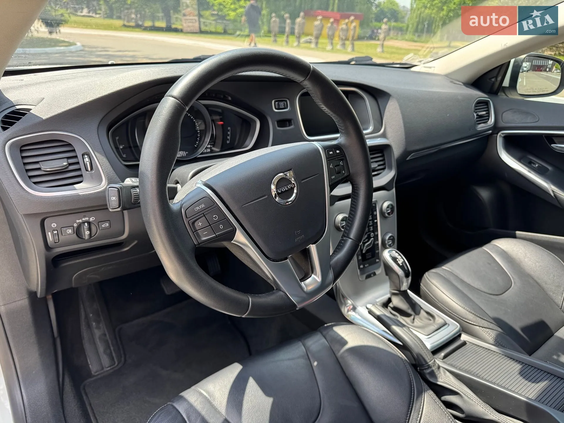 2017 Volvo V40 - мініатюра 19