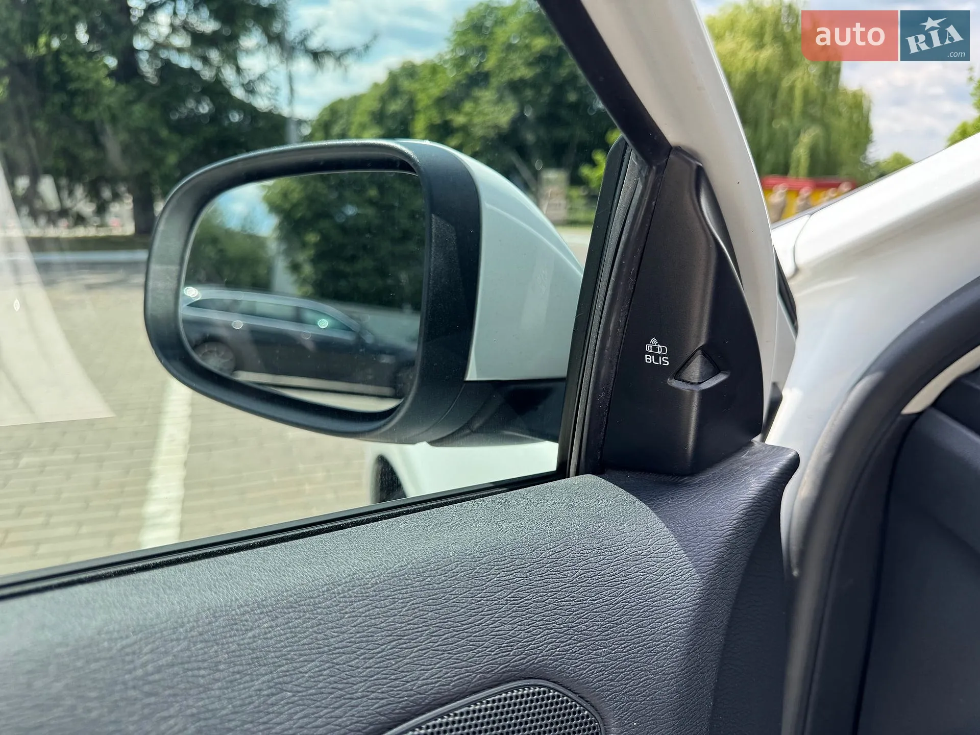 2017 Volvo V40 - мініатюра 20