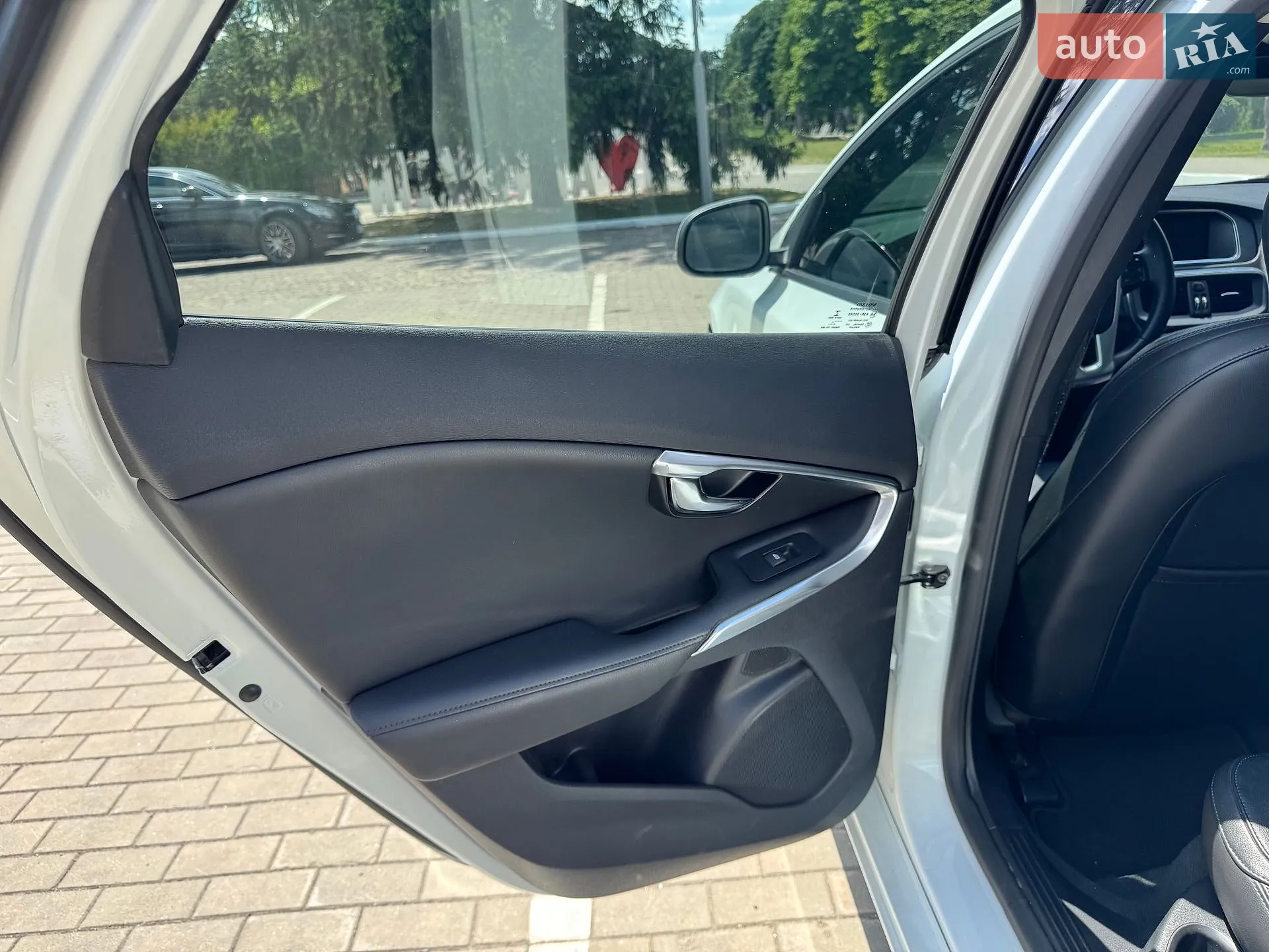 2017 Volvo V40 - мініатюра 26