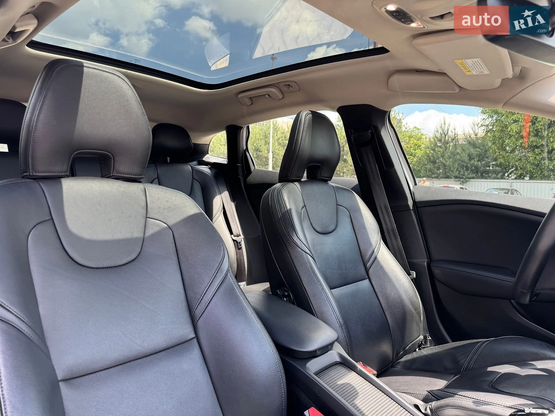 2017 Volvo V40 - мініатюра 35