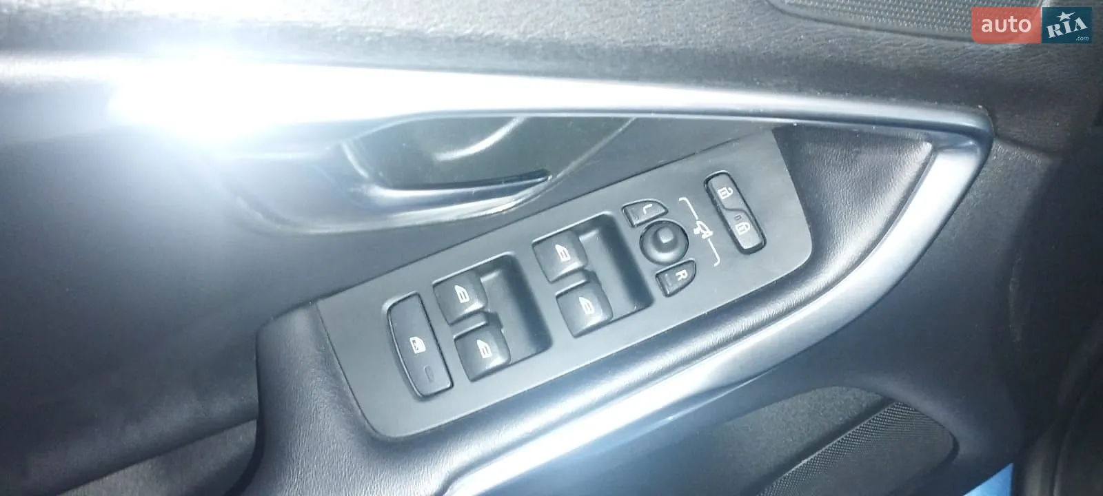 2017 Volvo V40 - мініатюра 21