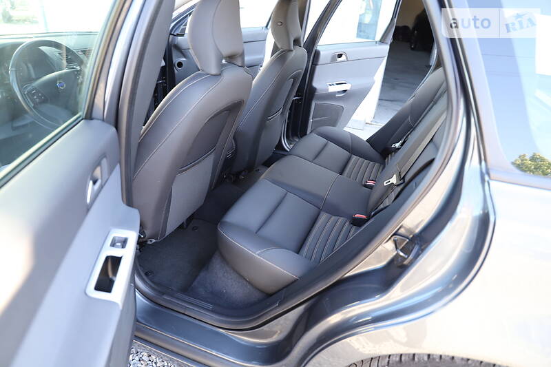 Універсал Volvo V50 2012 в Дрогобичі
