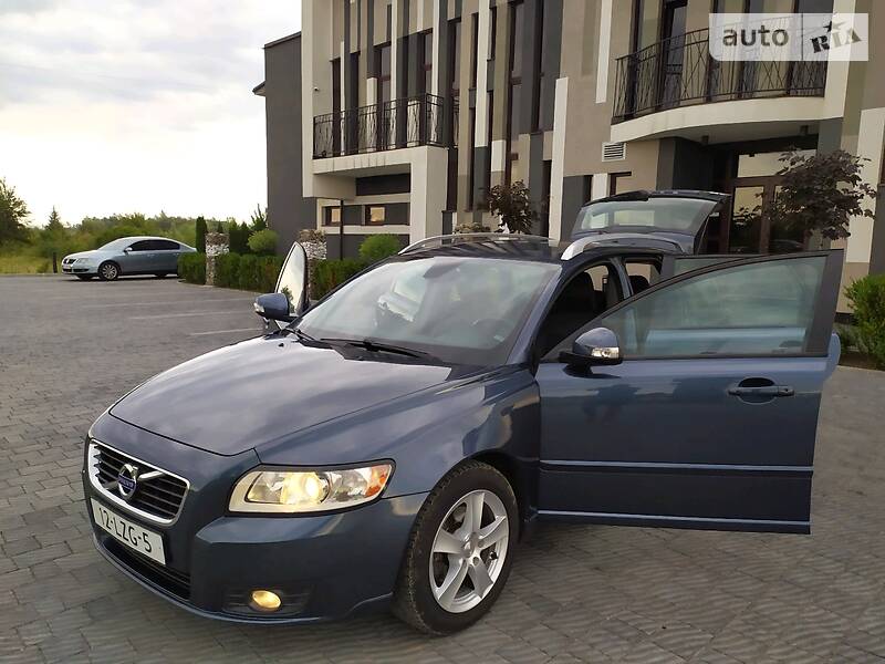 Універсал Volvo V50 2010 в Стрию