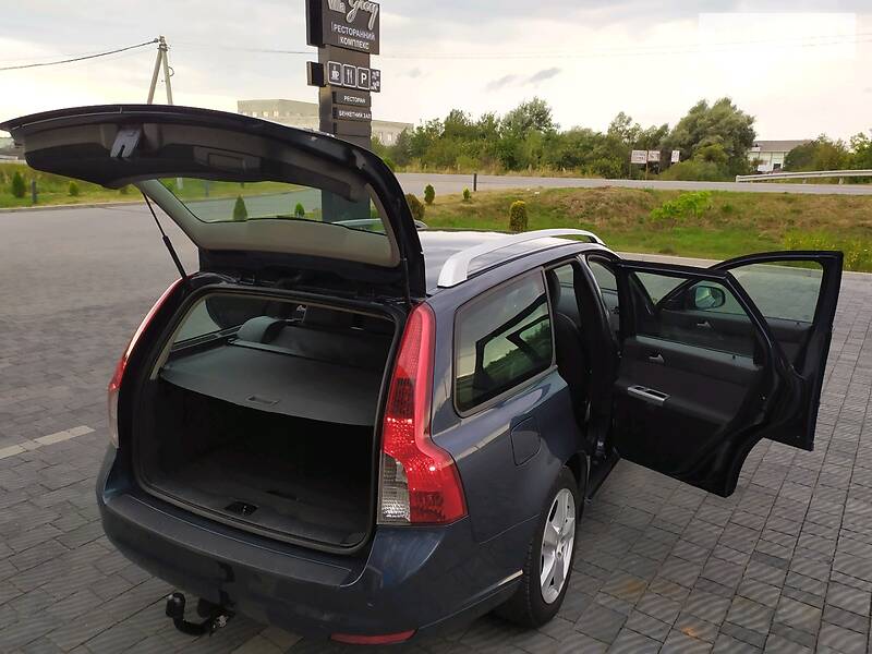 Універсал Volvo V50 2010 в Стрию