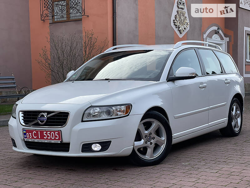 Универсал Volvo V50 2012 в 