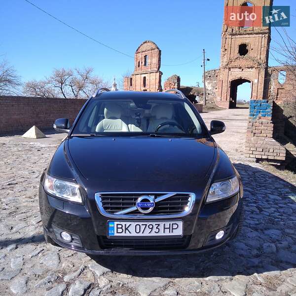 Универсал Volvo V50 2011 в Корце