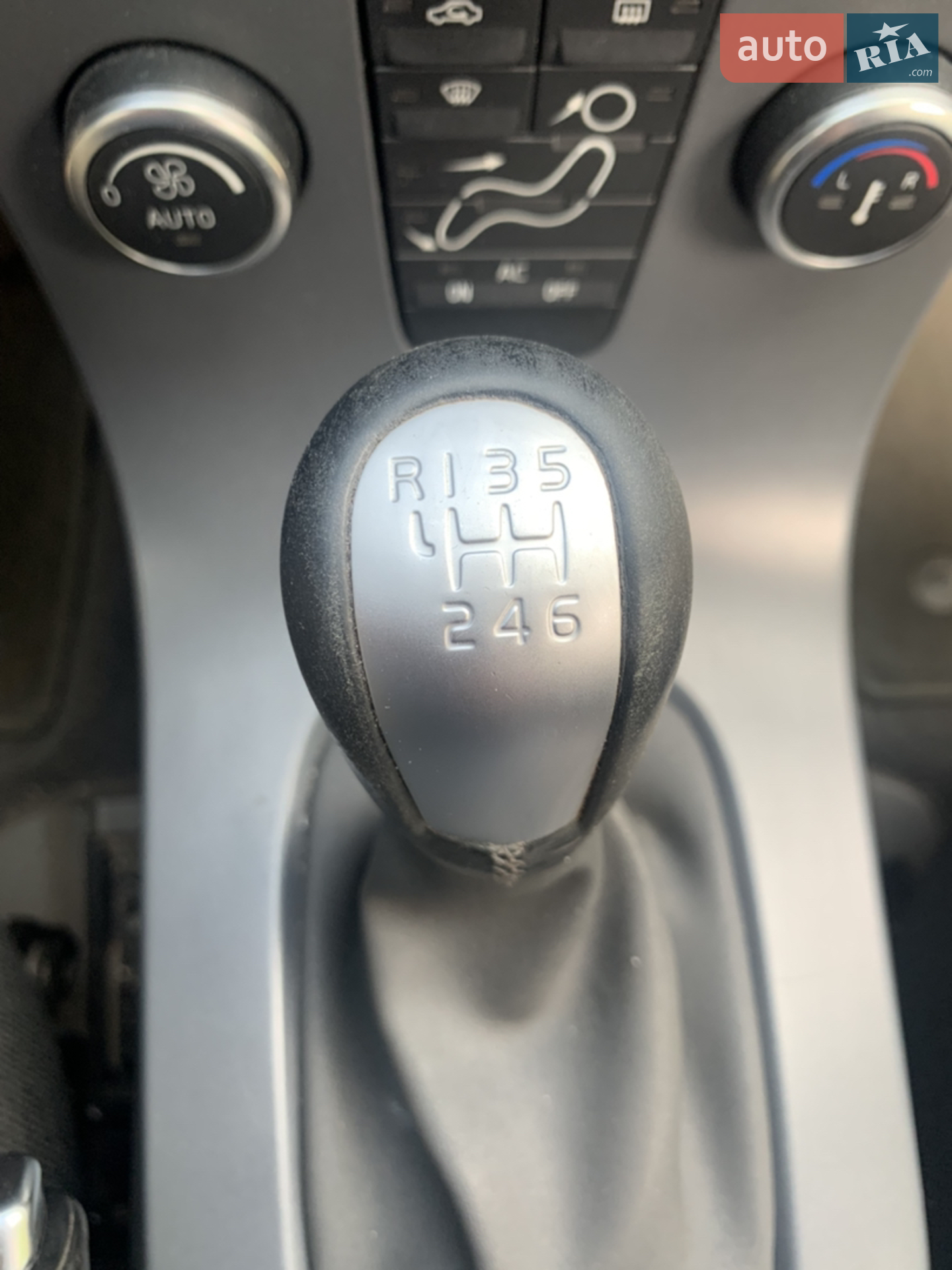 2011 Volvo V50 - мініатюра 8